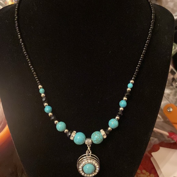 Turquoise Beaded Rhinestone Necklace - Picture 3 of 6